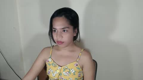 Snapshot of princess_yurie chatting on 12-21-25, 02:19 Yurie online show from 12-21-25, 02:19