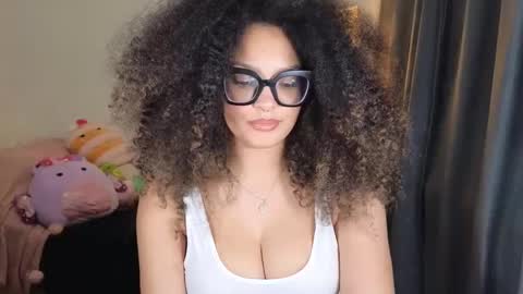Snapshot of princessamberrrxo chatting on 12-05-24, 04:01 Amber online show from 12-05-24, 04:01