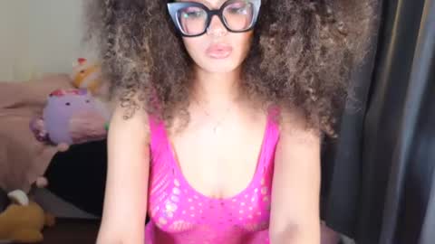 Snapshot of princessamberrrxo chatting on 12-06-24, 04:06 Amber online show from 12-06-24, 04:06
