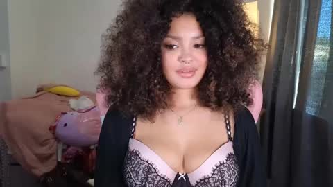 Snapshot of princessamberrrxo chatting on 02-04-25, 07:33 Amber online show from 02-04-25, 07:33
