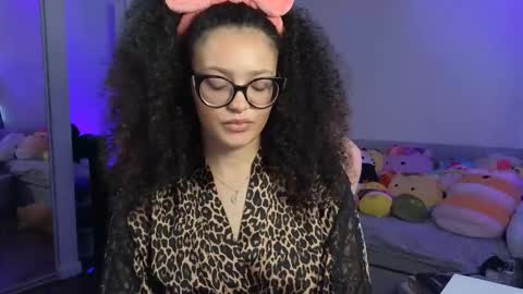 Snapshot of princessamberrrxo chatting on 11-29-25, 02:03 Amber online show from 11-29-25, 02:03