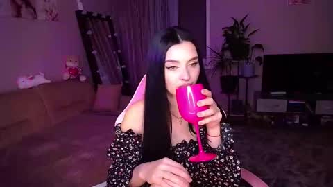 Snapshot of princessamira1 chatting on 11-09-25, 03:21 princessamira1 online show from 11-09-25, 03:21