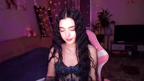 Snapshot of princessamira1 chatting on 11-27-25, 03:58 princessamira1 online show from 11-27-25, 03:58