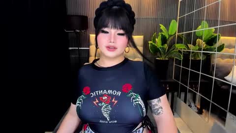 Snapshot of princesshugecummer chatting on 02-26-25, 06:32 Astrid Ley online show from 02-26-25, 06:32