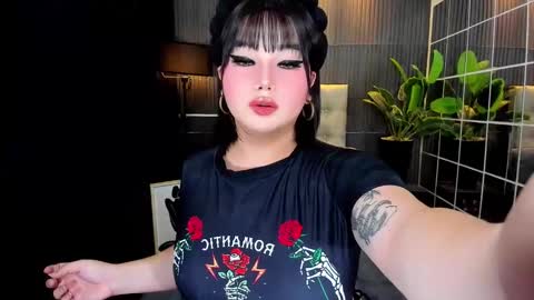 Snapshot of princesshugecummer chatting on 03-07-25, 05:17 Astrid Ley online show from 03-07-25, 05:17