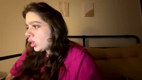 Snapshot of princesslaylaa chatting on 10-09-25, 03:48 princessviccxo online show from 10-09-25, 03:48