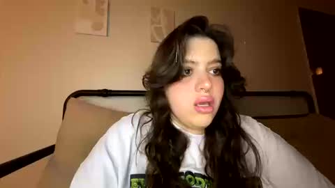 Snapshot of princesslaylaa chatting on 10-15-25, 05:07 princessviccxo online show from 10-15-25, 05:07