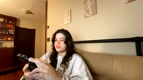 Snapshot of princesslaylaa chatting on 11-26-25, 04:35 princessviccxo online show from 11-26-25, 04:35