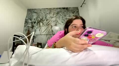 Snapshot of princesslaylaa chatting on 01-06-26, 07:01 princessviccxo online show from 01-06-26, 07:01