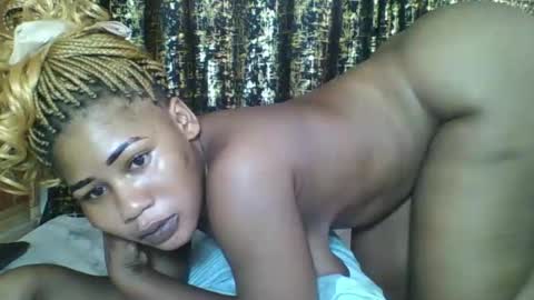 Snapshot of princesssweetass2 chatting on 04-10-26, 06:29 FENNY online show from 04-10-26, 06:29