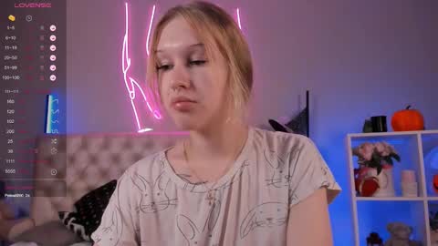 Snapshot of priscilla_moore chatting on 12-16-24, 08:05 Katy online show from 12-16-24, 08:05