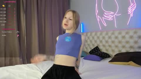 Snapshot of priscilla_moore chatting on 12-21-24, 08:21 Katy online show from 12-21-24, 08:21