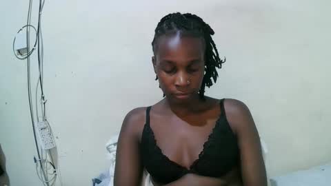 pritty_amber online show from 04-07-26, 06:52