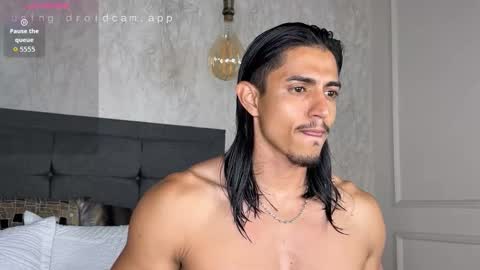 Snapshot of privilegewc chatting on 11-25-25, 01:27 privilegewc online show from 11-25-25, 01:27