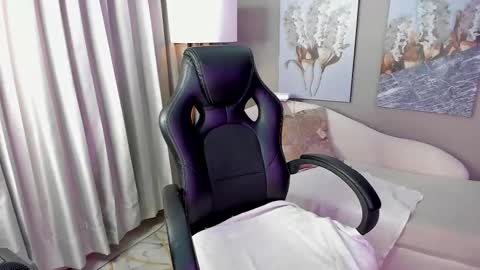 Snapshot of priya_rose chatting on 02-22-25, 09:37 Priya Rose online show from 02-22-25, 09:37