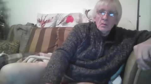 Snapshot of proudwelshman chatting on 12-25-24, 10:16 proudwelshman online show from 12-25-24, 10:16