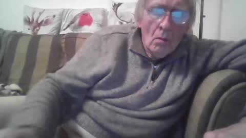 Snapshot of proudwelshman chatting on 12-31-24, 12:00 proudwelshman online show from 12-31-24, 12:00