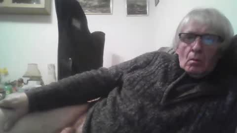 Snapshot of proudwelshman chatting on 02-12-25, 10:48 proudwelshman online show from 02-12-25, 10:48