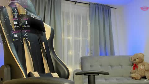 Snapshot of prvncessa_10 chatting on 12-13-24, 02:32    INDEPENDENT MODEL online show from 12-13-24, 02:32