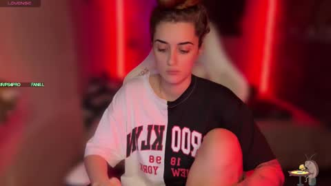 Queen of Pain online show from 11-15-25, 06:04