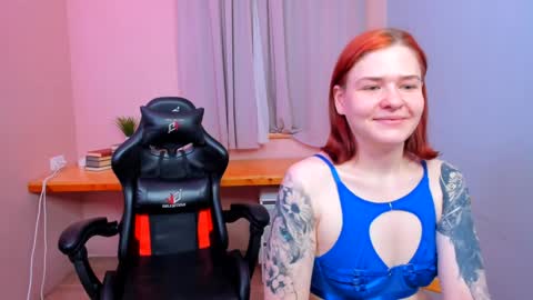 Snapshot of puffetish chatting on 12-17-24, 04:00 Jenna online show from 12-17-24, 04:00