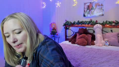 Snapshot of puffybun chatting on 12-16-24, 12:04 puffybun online show from 12-16-24, 12:04