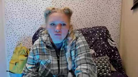 Snapshot of puffybun chatting on 02-22-26, 09:13 puffybun online show from 02-22-26, 09:13