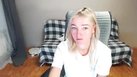 Polly online show from 11-16-25, 11:49