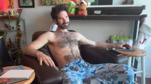 Pup Scritch online show from 12-15-25, 06:45