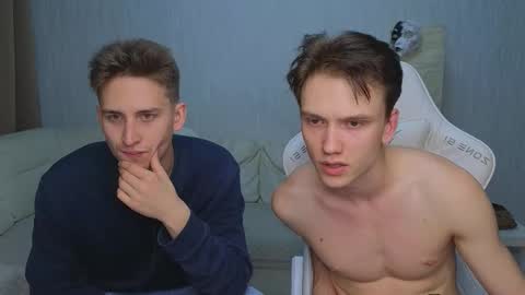 Snapshot of pupsenish chatting on 10-07-25, 02:03 Jesse online show from 10-07-25, 02:03