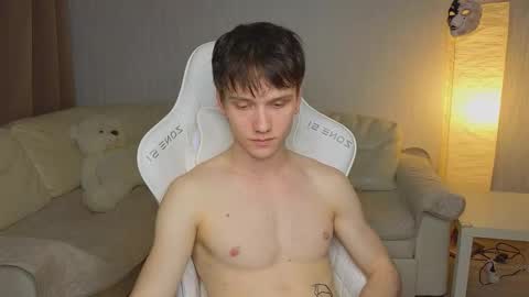 Snapshot of pupsenish chatting on 10-17-25, 03:58 Jesse online show from 10-17-25, 03:58