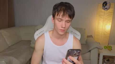 Snapshot of pupsenish chatting on 10-18-25, 03:35 Jesse online show from 10-18-25, 03:35