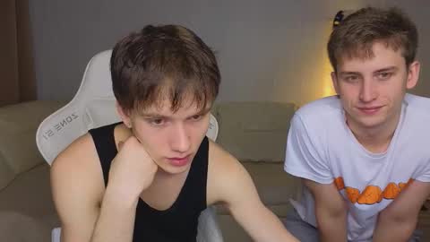 Snapshot of pupsenish chatting on 11-06-25, 11:55 Jesse online show from 11-06-25, 11:55