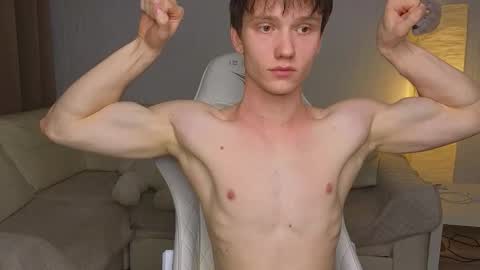 Snapshot of pupsenish chatting on 11-07-25, 11:27 Jesse online show from 11-07-25, 11:27