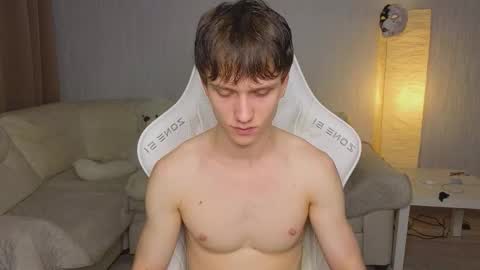 Snapshot of pupsenish chatting on 11-09-25, 12:31 Jesse online show from 11-09-25, 12:31