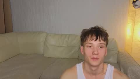 Snapshot of pupsenish chatting on 11-12-25, 04:57 Jesse online show from 11-12-25, 04:57