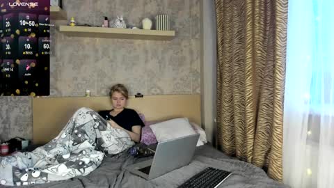 Snapshot of purebeautie chatting on 01-16-25, 10:10 Katty online show from 01-16-25, 10:10