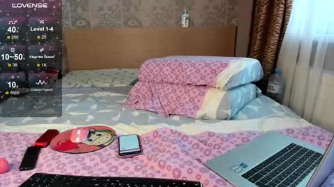 Snapshot of purebeautie chatting on 10-12-25, 12:15 Katty online show from 10-12-25, 12:15