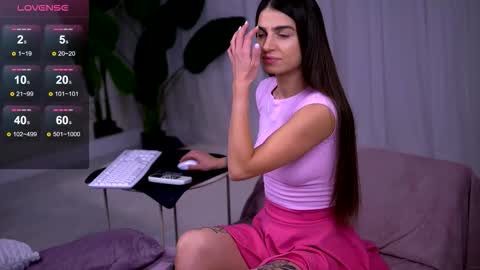 Snapshot of pureellie chatting on 09-14-25, 03:05 Emily online show from 09-14-25, 03:05