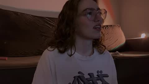 Snapshot of purity_ring chatting on 01-06-25, 09:22 Marie online show from 01-06-25, 09:22