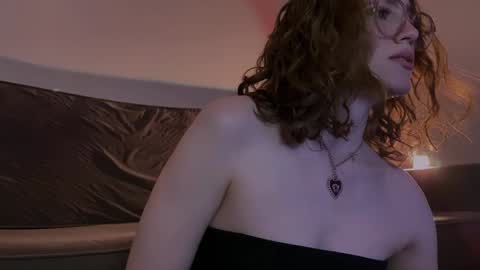 Snapshot of purity_ring chatting on 01-23-25, 11:58 Marie online show from 01-23-25, 11:58