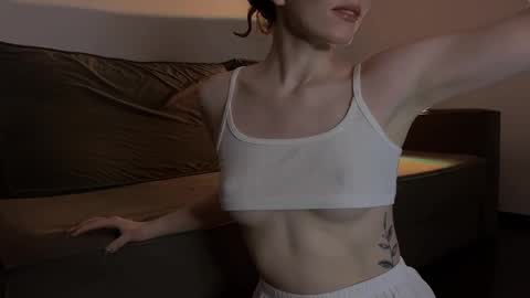 Snapshot of purity_ring chatting on 02-10-25, 03:24 Marie online show from 02-10-25, 03:24