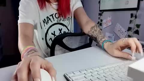 Purple2StayThnxxx online show from 11-13-25, 11:03