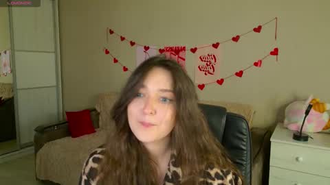 Snapshot of purple_averge chatting on 10-20-25, 05:19 Bella online show from 10-20-25, 05:19