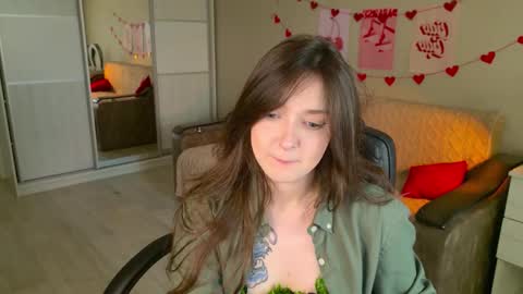 Snapshot of purple_averge chatting on 10-31-25, 05:41 Bella online show from 10-31-25, 05:41