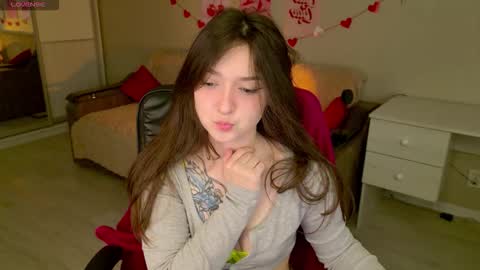 Snapshot of purple_averge chatting on 11-20-25, 05:40 Bella online show from 11-20-25, 05:40