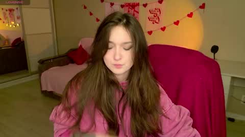 Snapshot of purple_averge chatting on 11-25-25, 05:29 Bella online show from 11-25-25, 05:29