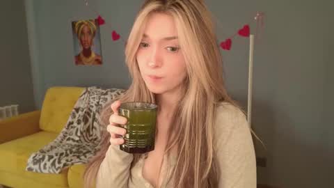 Bella online show from 02-17-26, 05:37