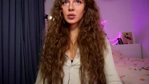 Snapshot of purple_baby chatting on 10-10-25, 01:21 Sasha wait you here 6 of November. will celebrate my B- day online show from 10-10-25, 01:21