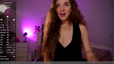 Snapshot of purple_baby chatting on 10-25-25, 06:02 Sasha wait you here 6 of November. will celebrate my B- day online show from 10-25-25, 06:02